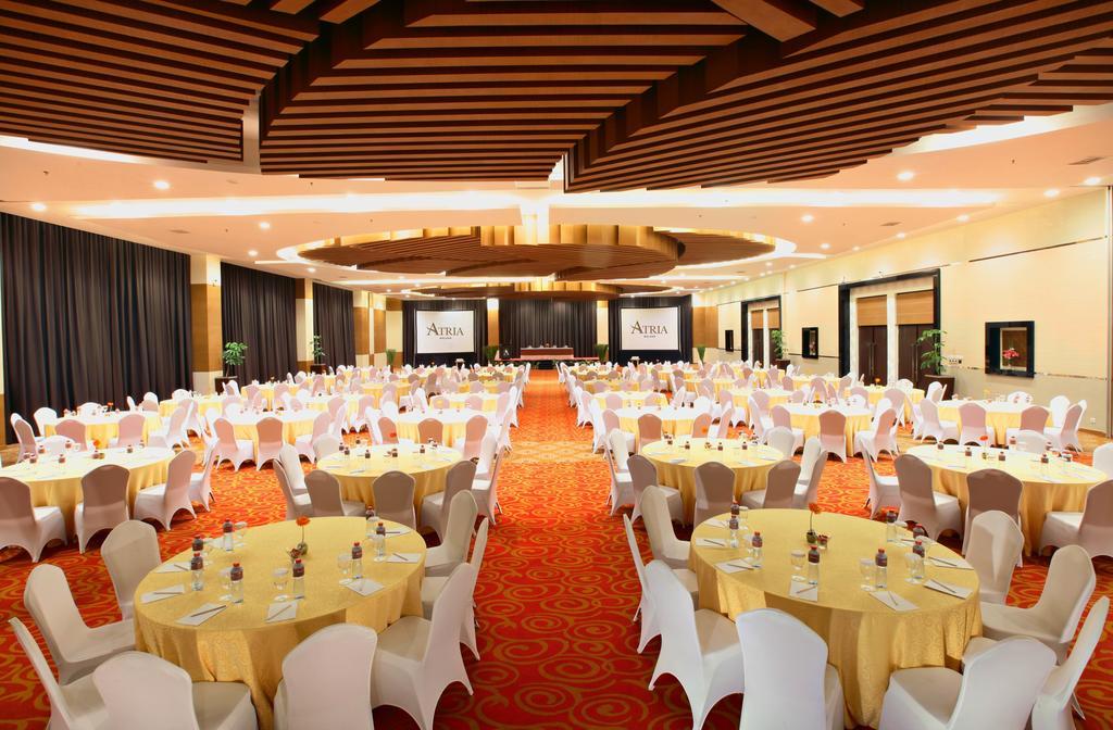 Atria Hotel Маланг Екстериор снимка