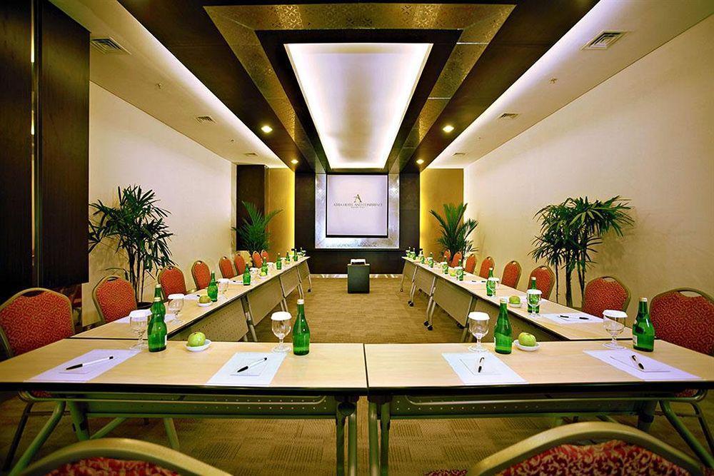 Atria Hotel Маланг Екстериор снимка