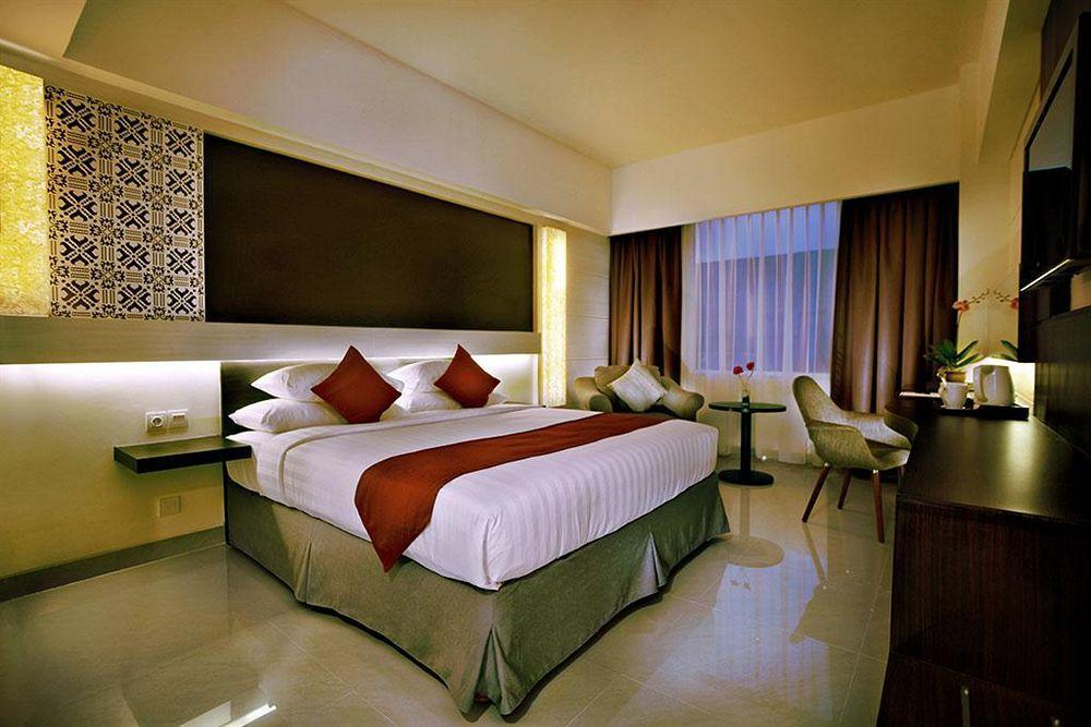Atria Hotel Маланг Екстериор снимка