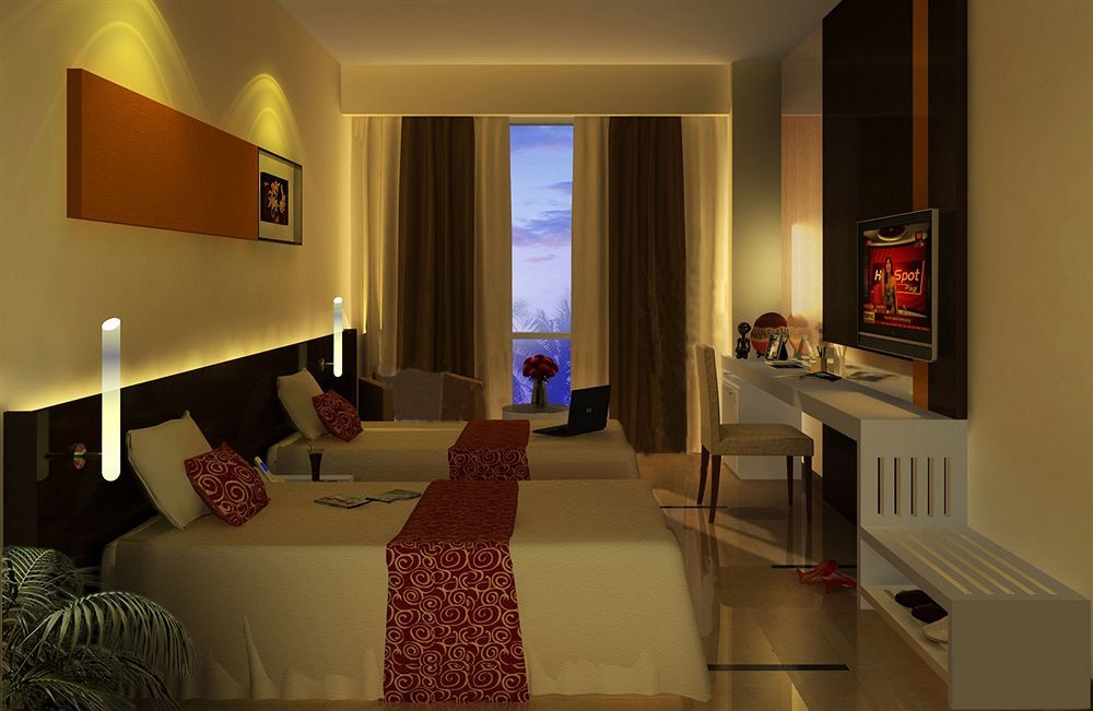 Atria Hotel Маланг Екстериор снимка