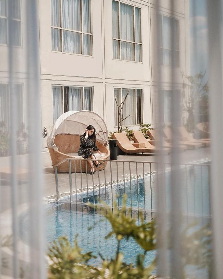 Atria Hotel Маланг Екстериор снимка